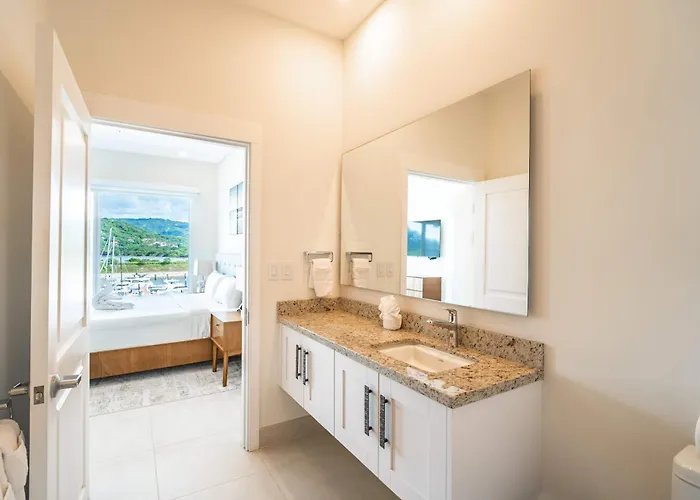 Luxury Marina View 2-bd 402 Villa Playa Flamingo